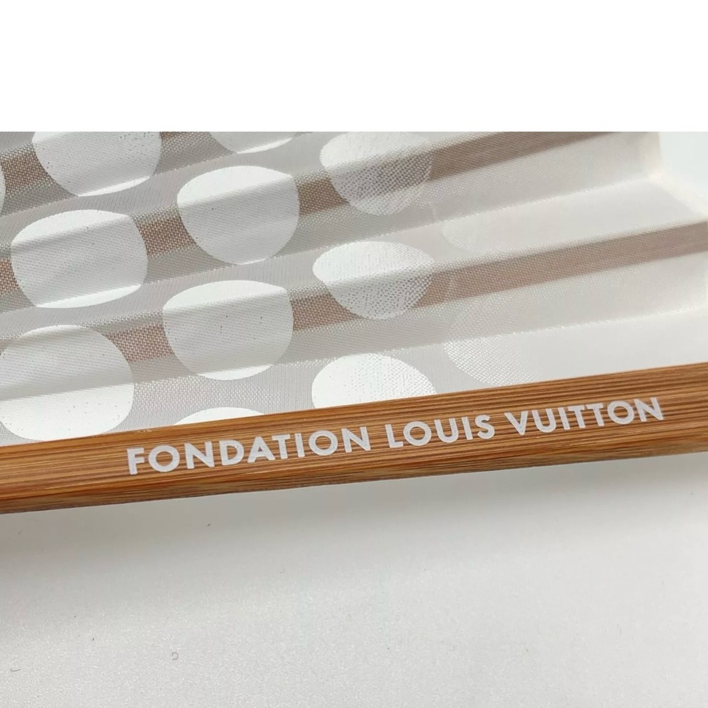 Louis Vuitton White and Brown Fan - Picture 11 of 13